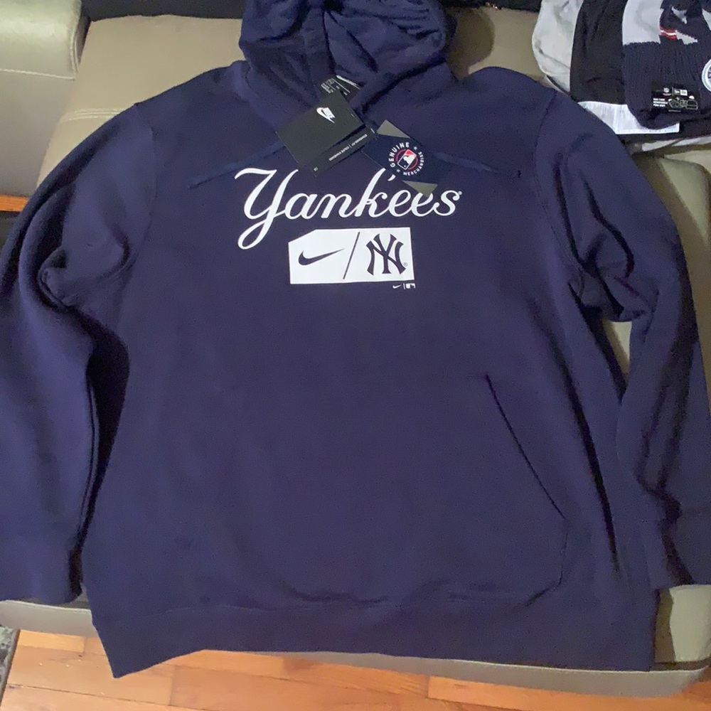 New York yankees hoodie Nike sweatshirt Size 2XL NWT